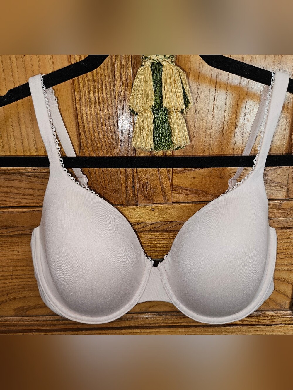 Victoria's Secret Body By Victoria Lined Perfect Coverage 36D Pale Pink